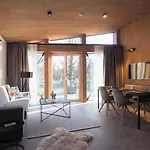 Chaleyott Mountain Apartament *